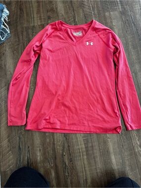 Under Armour Hot Pink V-Neck Long Sleeve Athletic Top